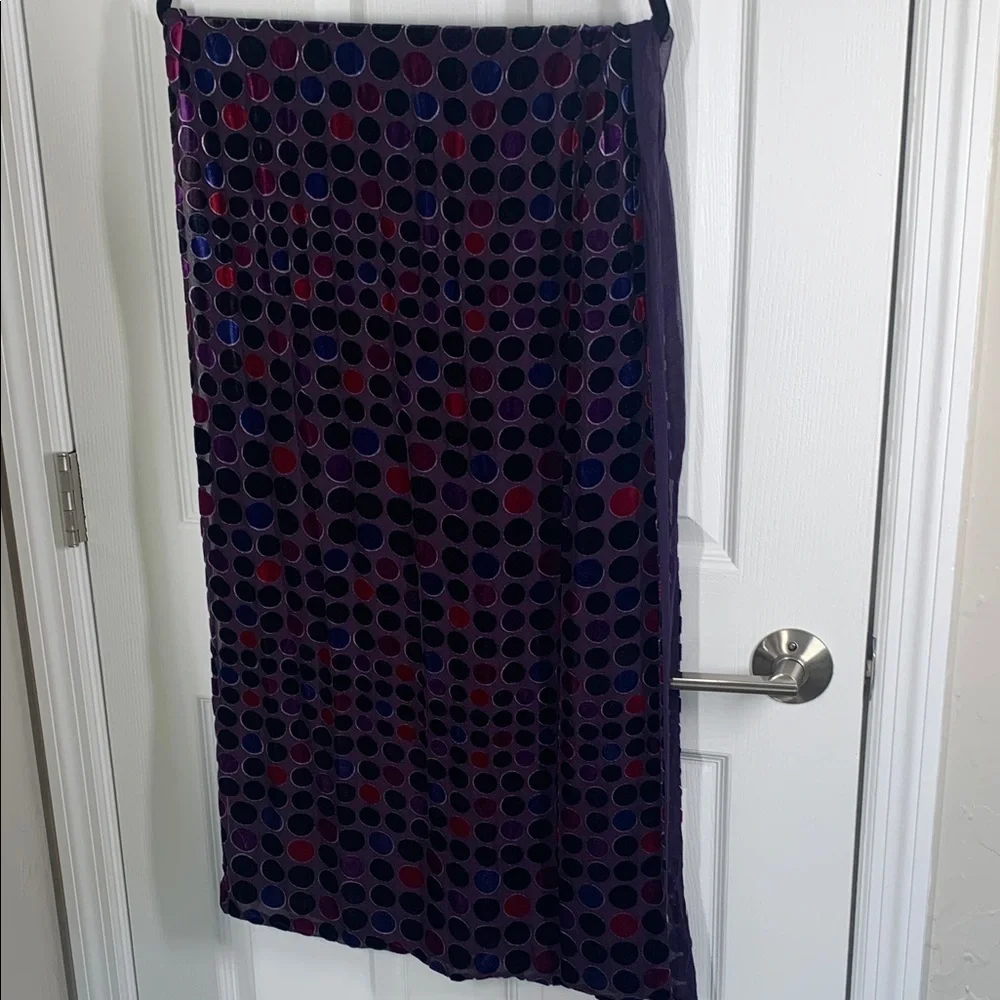 Velvet circles patterned scarf
